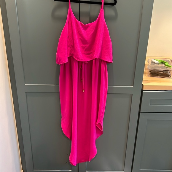 Dresses & Skirts - Fuchsia midi dress with tie waist